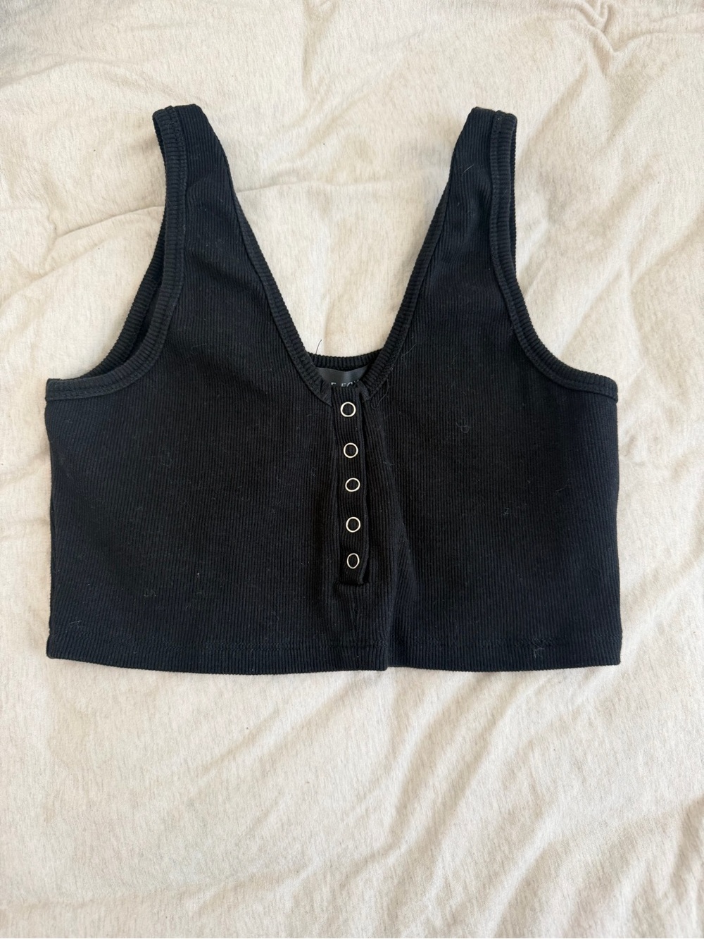 Black Ribbed Snap-Front White Fox Crop Tank